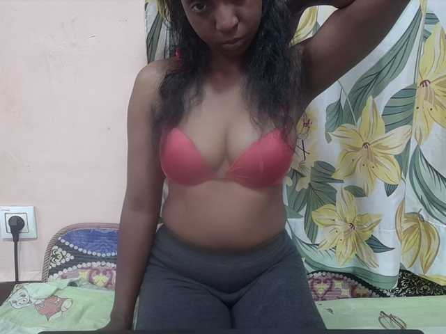 Rithanya live cam on BongaCams