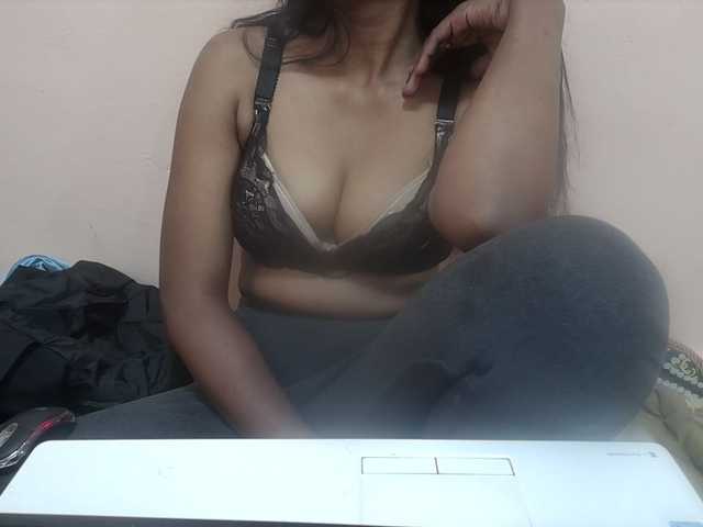 Rithanya live cam on BongaCams