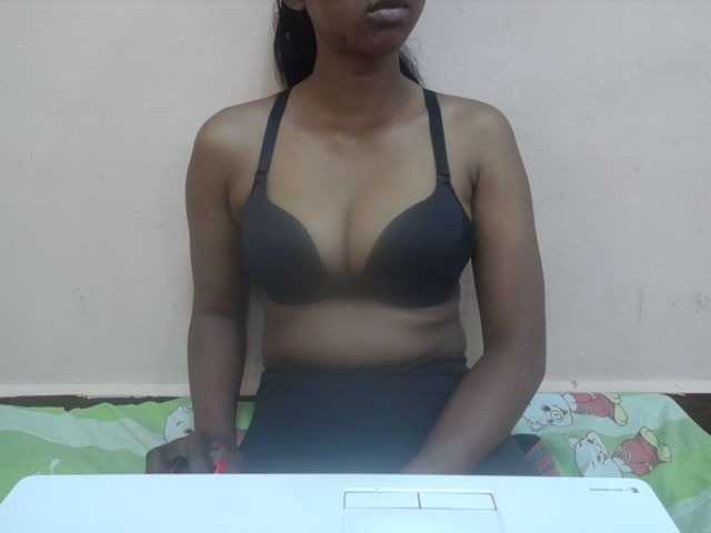 Rithanya live cam on BongaCams
