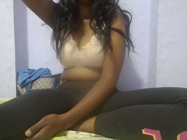 Rithanya live cam on BongaCams