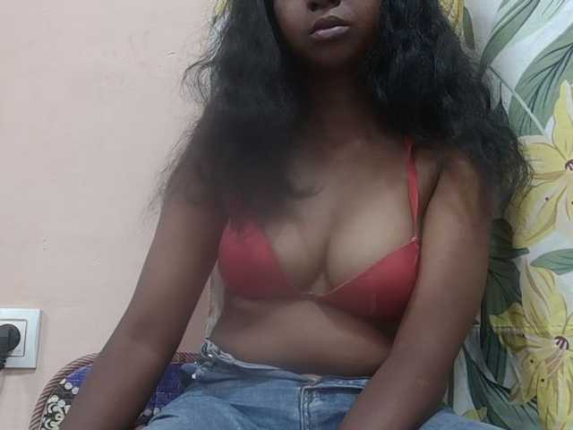 Rithanya live cam on BongaCams