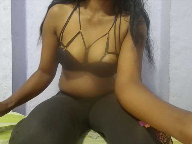 Rithanya live cam on BongaCams