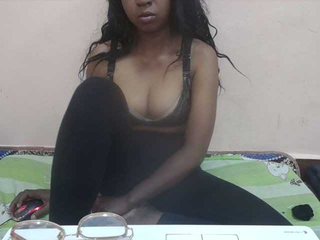 Rithanya live cam on BongaCams
