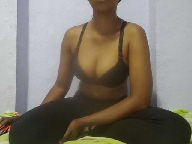 Rithanya live cam on BongaCams