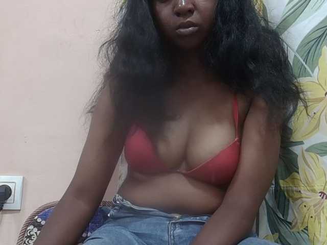 Rithanya live cam on BongaCams