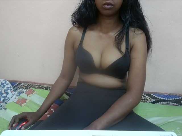 Rithanya live cam on BongaCams