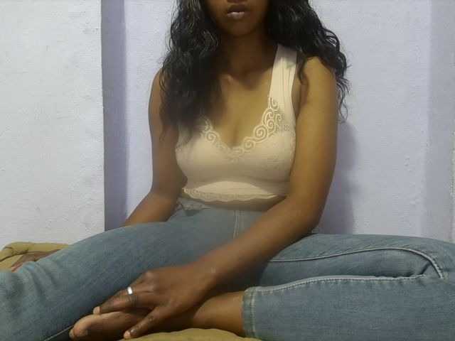 Rithanya live cam on BongaCams