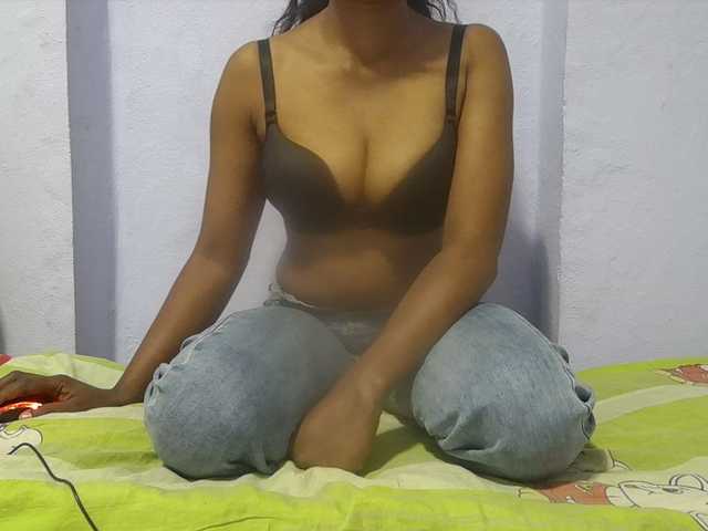 Rithanya live cam on BongaCams