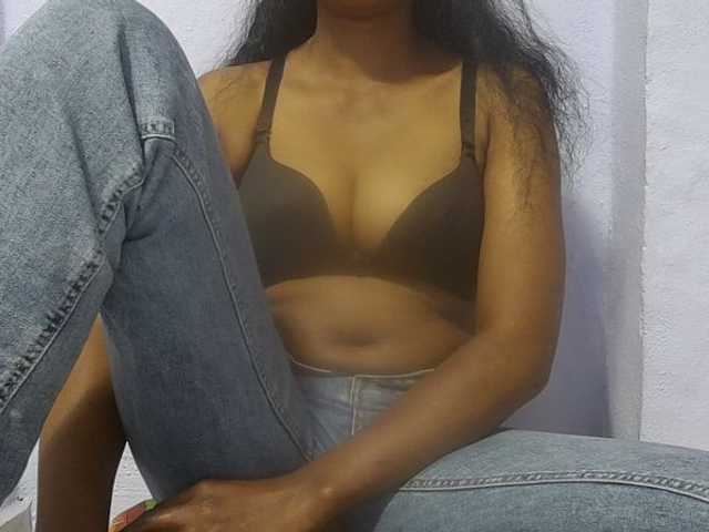 Rithanya live cam on BongaCams