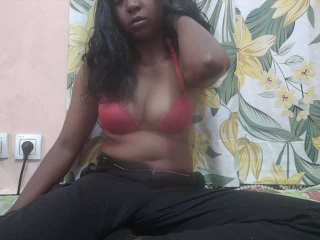 Rithanya live cam on BongaCams