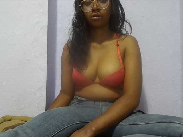 Rithanya live cam on BongaCams