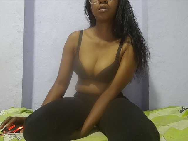 Rithanya live cam on BongaCams