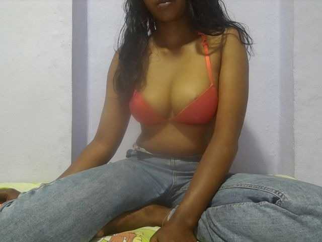 Rithanya live cam on BongaCams