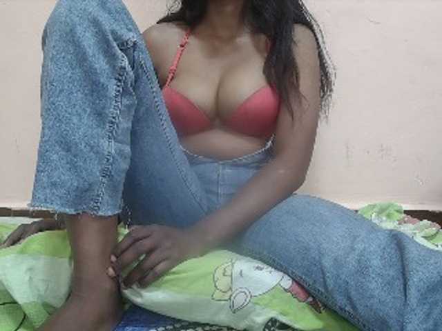 Rithanya live cam on BongaCams
