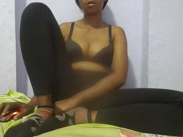 Rithanya live cam on BongaCams