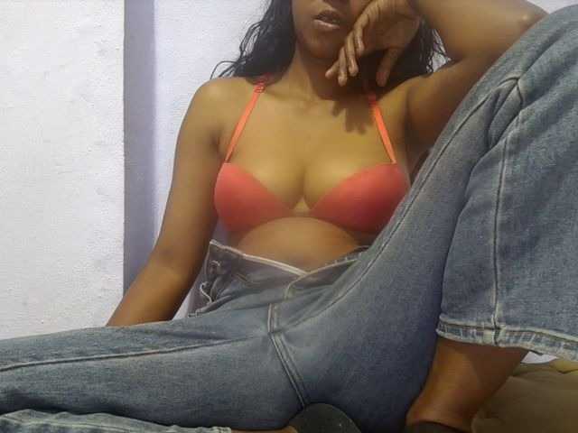 Rithanya live cam on BongaCams