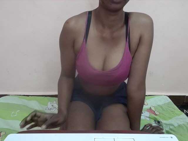 Rithanya live cam on BongaCams