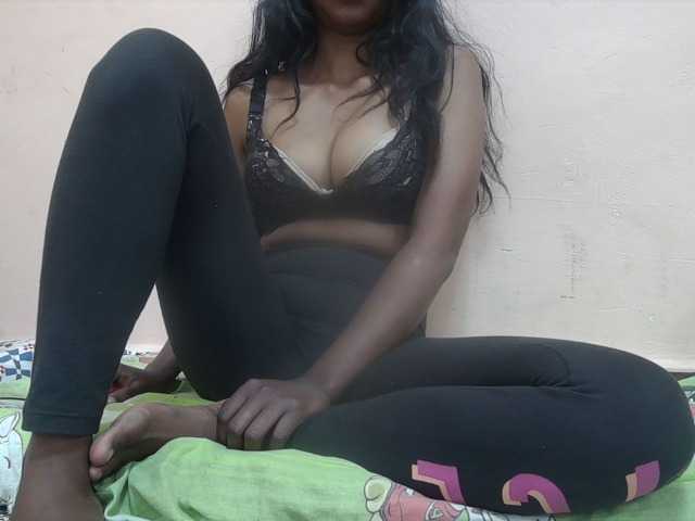 Rithanya live cam on BongaCams