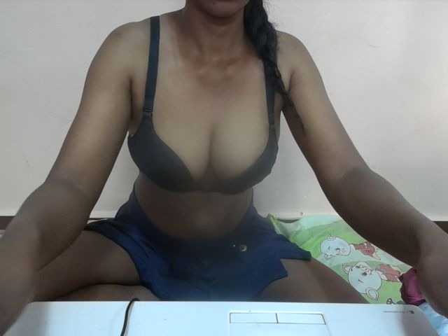 Rithanya live cam on BongaCams