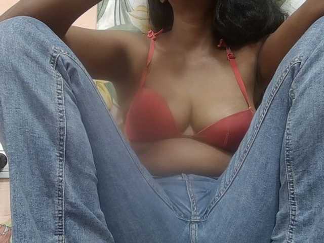 Rithanya live cam on BongaCams