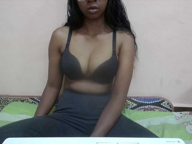 Rithanya live cam on BongaCams