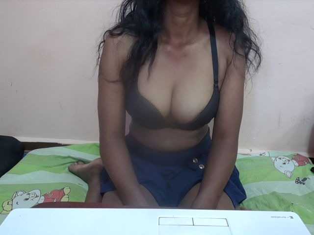Rithanya live cam on BongaCams