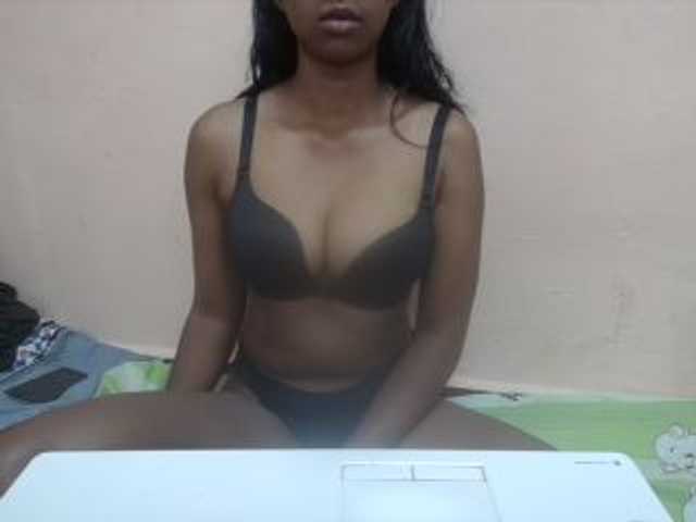 Rithanya live cam on BongaCams