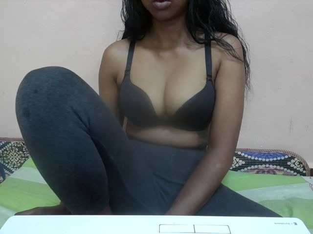 Rithanya live cam on BongaCams