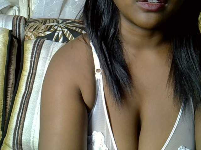 Rithanya vous attend pour discuter, flirter et plus sur bongacams