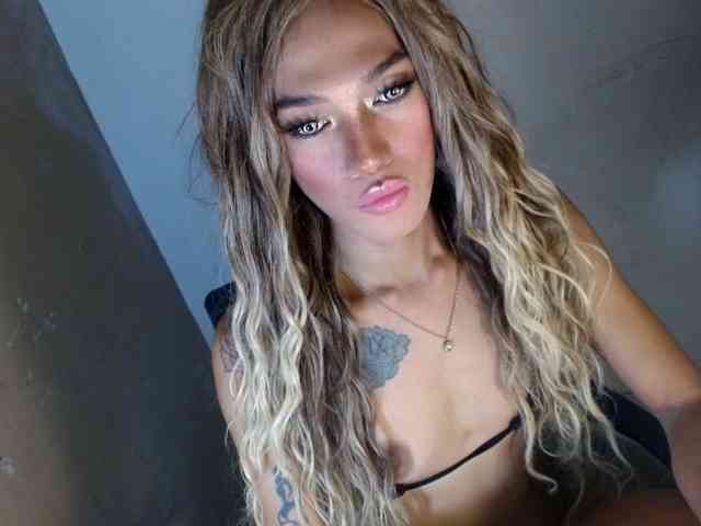 evegoddess19 Live Webcam on BongaCams
