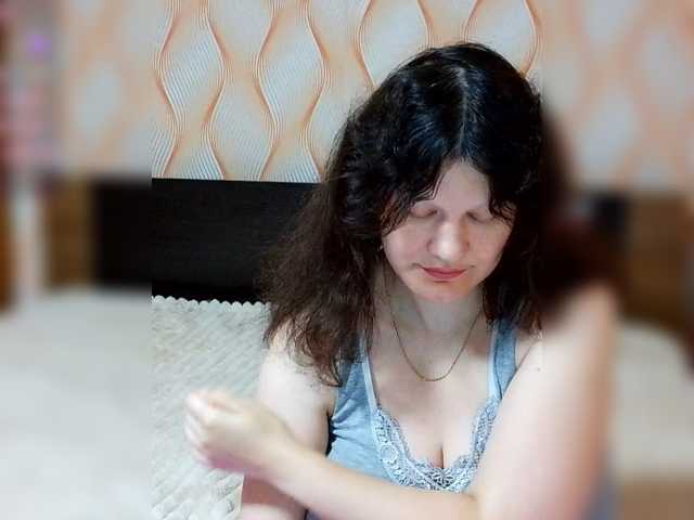 Flowerlily live cam on BongaCams