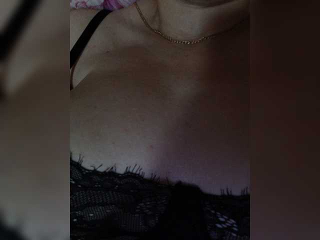 Flowerlily live cam on BongaCams