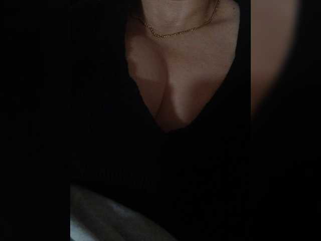 Flowerlily live cam on BongaCams