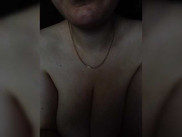 Flowerlily live cam on BongaCams