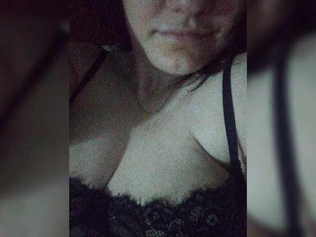 Flowerlily live cam on BongaCams