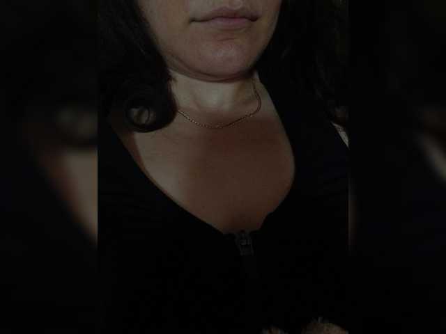 Flowerlily live cam on BongaCams