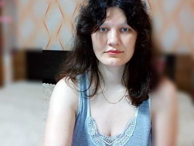 Flowerlily live cam on BongaCams