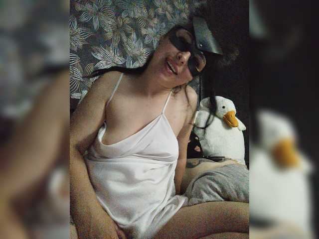 Chat with CJlaDkuE_MblcJlu live cam