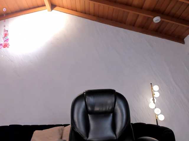 NinaMichelle live cam preview