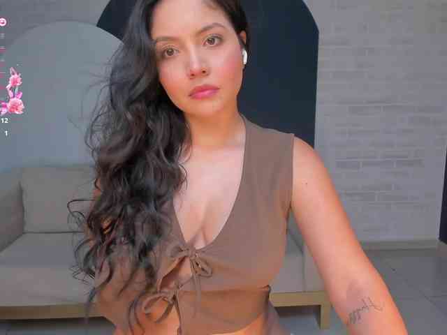 NinaMichelle webcam