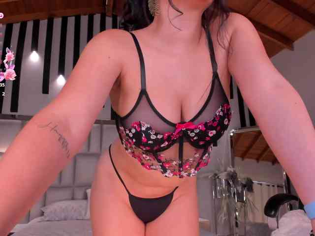 NinaMichelle webcam