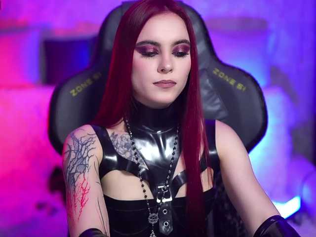 Nellene, 20 y/o - Live Cam on BongaCams