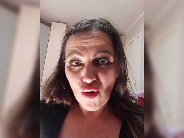 miss-kiss-kiss's BongaCams show and profile