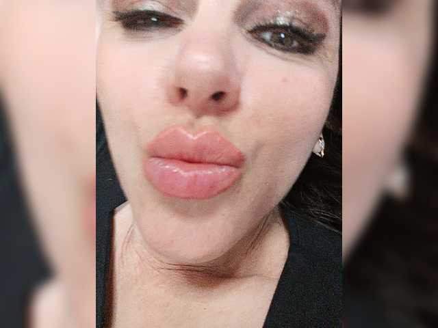 miss-kiss-kiss's BongaCams show and profile