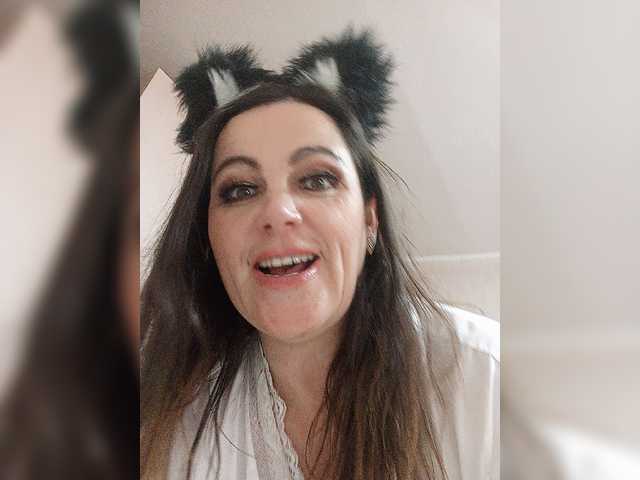 miss-kiss-kiss's BongaCams show and profile