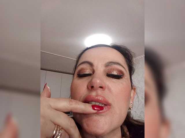  miss-kiss-kiss chat room