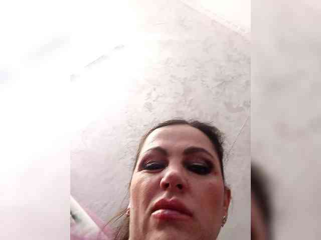 Miss_Kiss_Kiss webcam