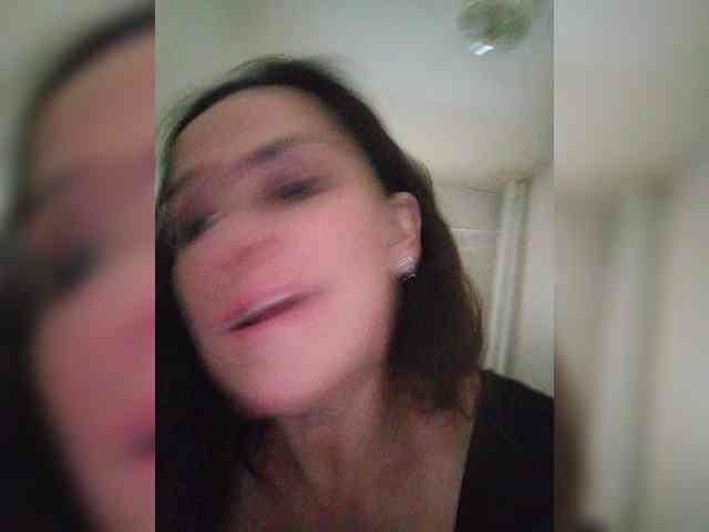 Miss_Kiss_Kiss webcam