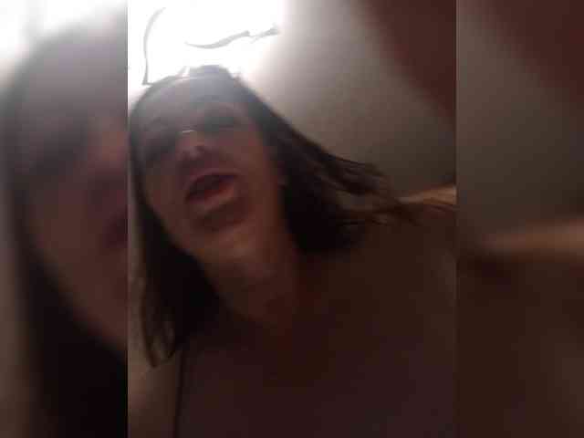 Miss_Kiss_Kiss webcam