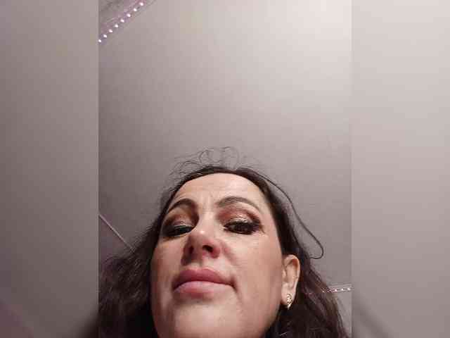 Miss_Kiss_Kiss webcam